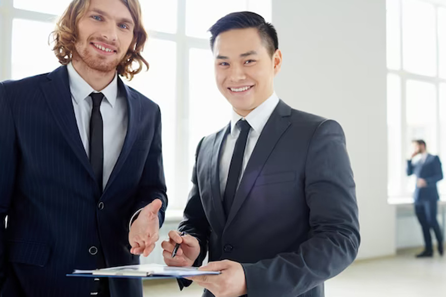 公务员双重角色：能否担任法定代表人?