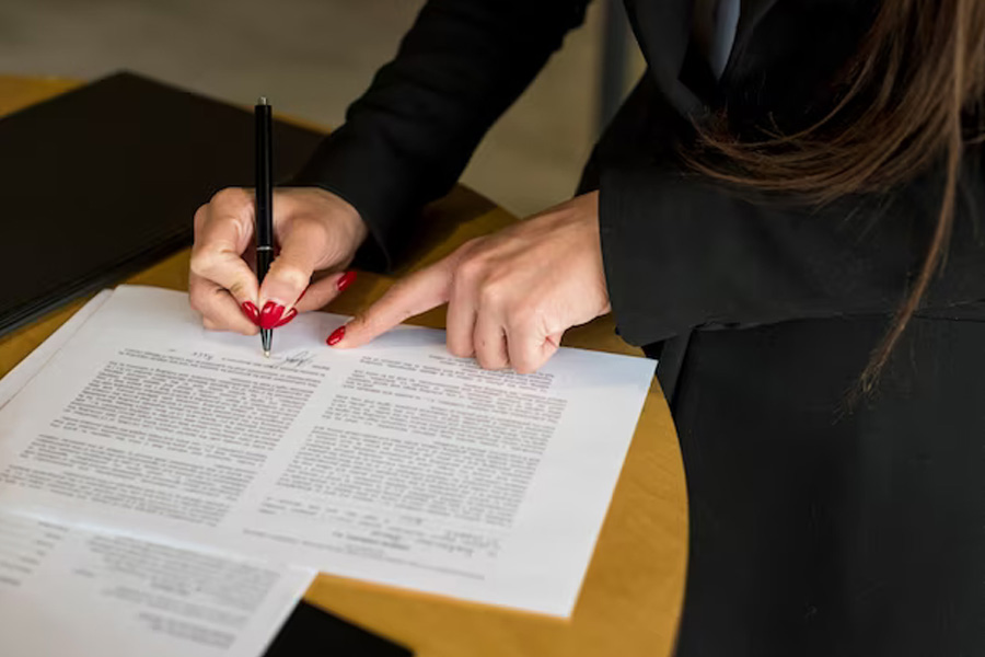 公司法人借债背后的法律难题:股东签字究竟有多重要?